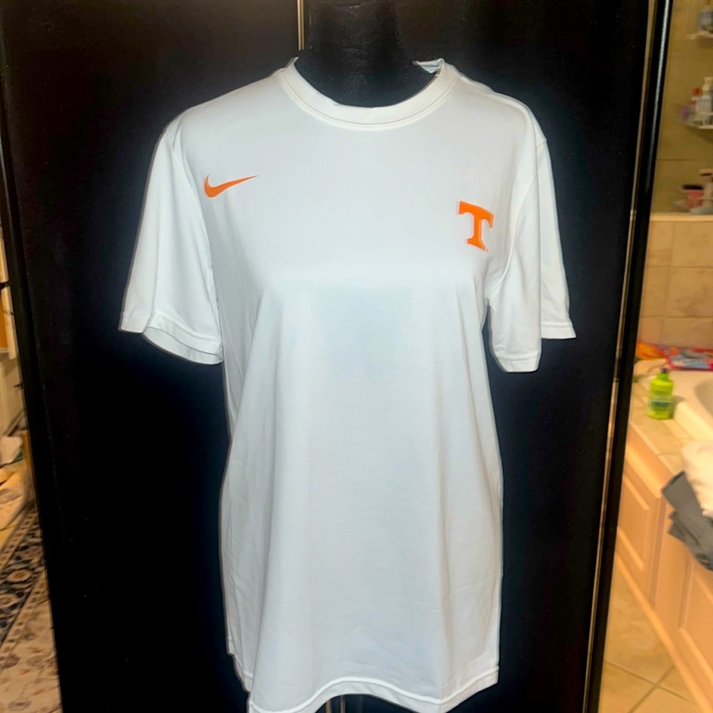 NwT- womens nike Tennessee Vols shirt, small